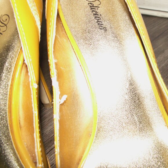 "Dericia Stiletto Heels with Bow" or "Delicious Shoes Cielo Dress Shoes" - Picture 2 of 5